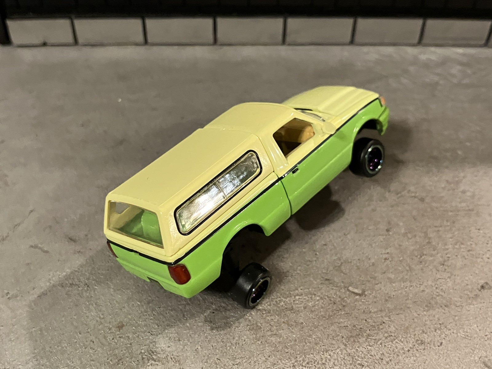 1995 Ford Ranger Lowrider 1/64 Scale Custom M2 Machines Diecast Car 3 Wheel Pose