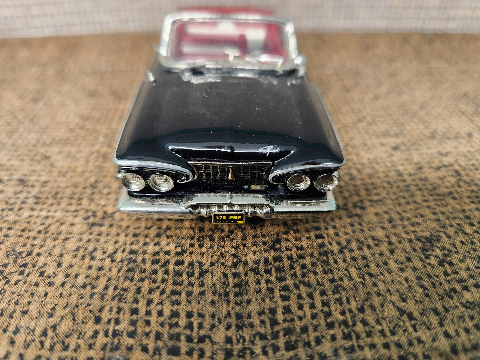 HIGHWAY TRAVELERS 1/43 DIECAST #104 1961 PLYMOUTH FURY BLACK / RED INTERIOR