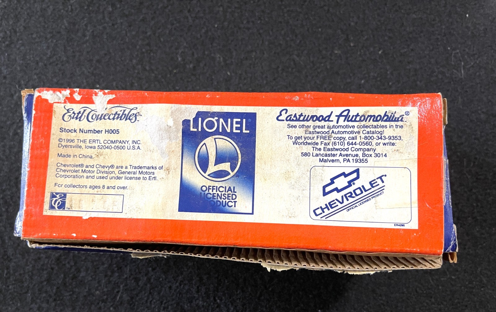 Lionel Eastwood Automobilia 338500 Lionelville Oil Co. Die Cast Tank Truck