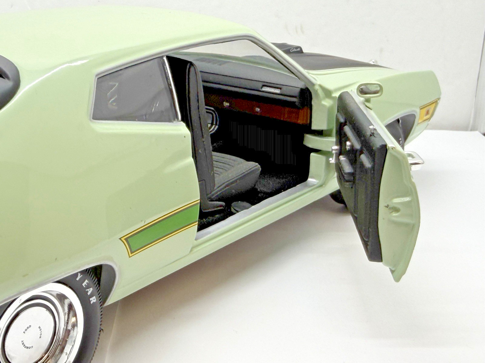1971 Ford Torino GT Green 1:18 Scale Auto World Item 0054 Not in Box Bx7-4