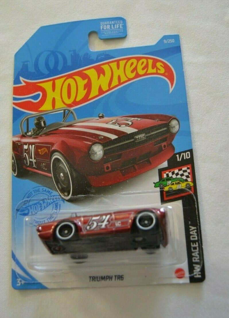 HOT WHEELS 2021 HW RACE DAY 1/10 – TRIUMPH TR6 METALIC RED