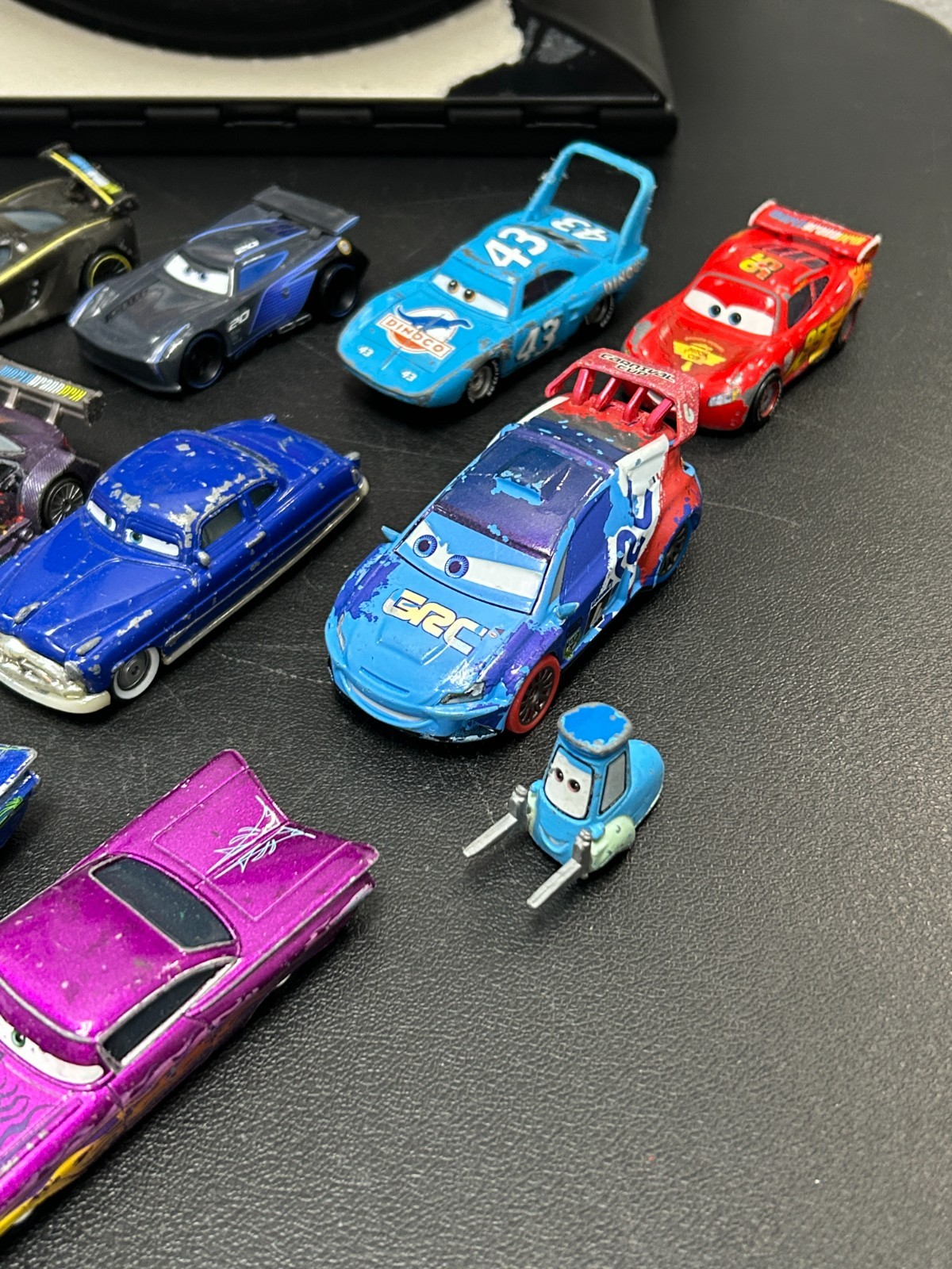 Disney Pixar Cars Diecast Lot of 15 With Tire Carrying Case Mattel Mack McQueen