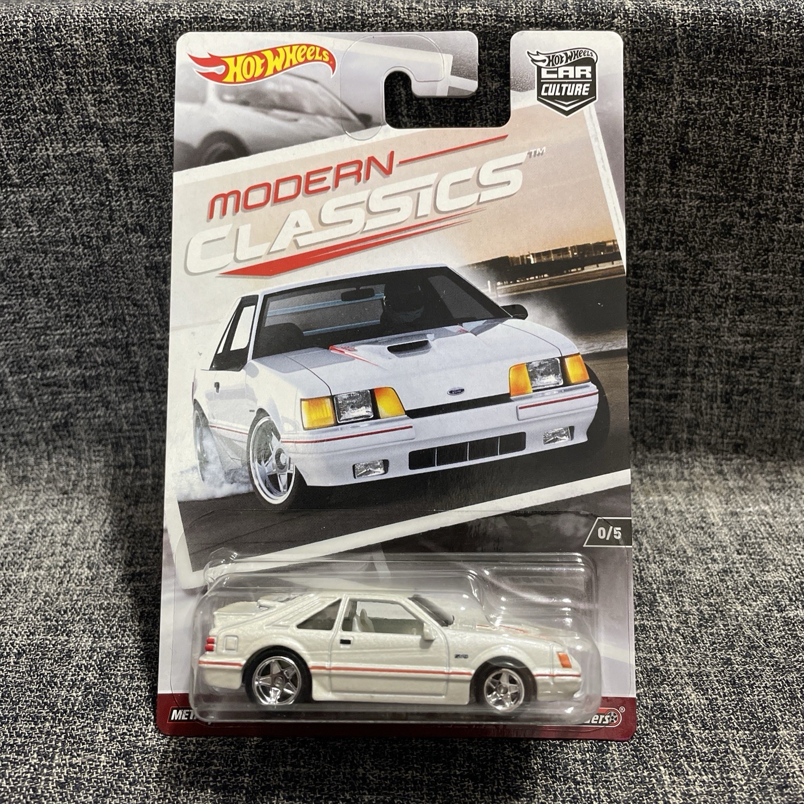 Hot Wheels Car Culture Modern Classics 84 Mustang SVO with Protecto