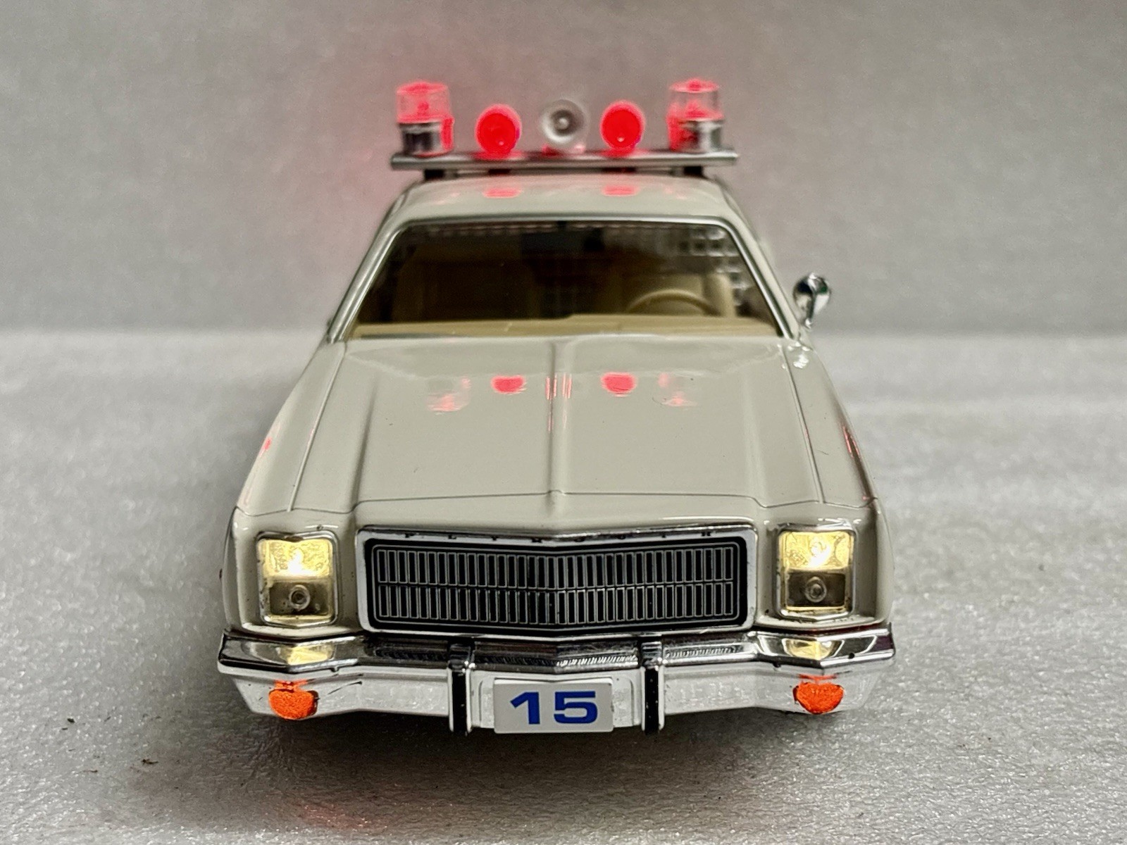NYPD 1977 Plymouth Fury New York Police Department AUXILIARY WORKING LIGHT 1/24