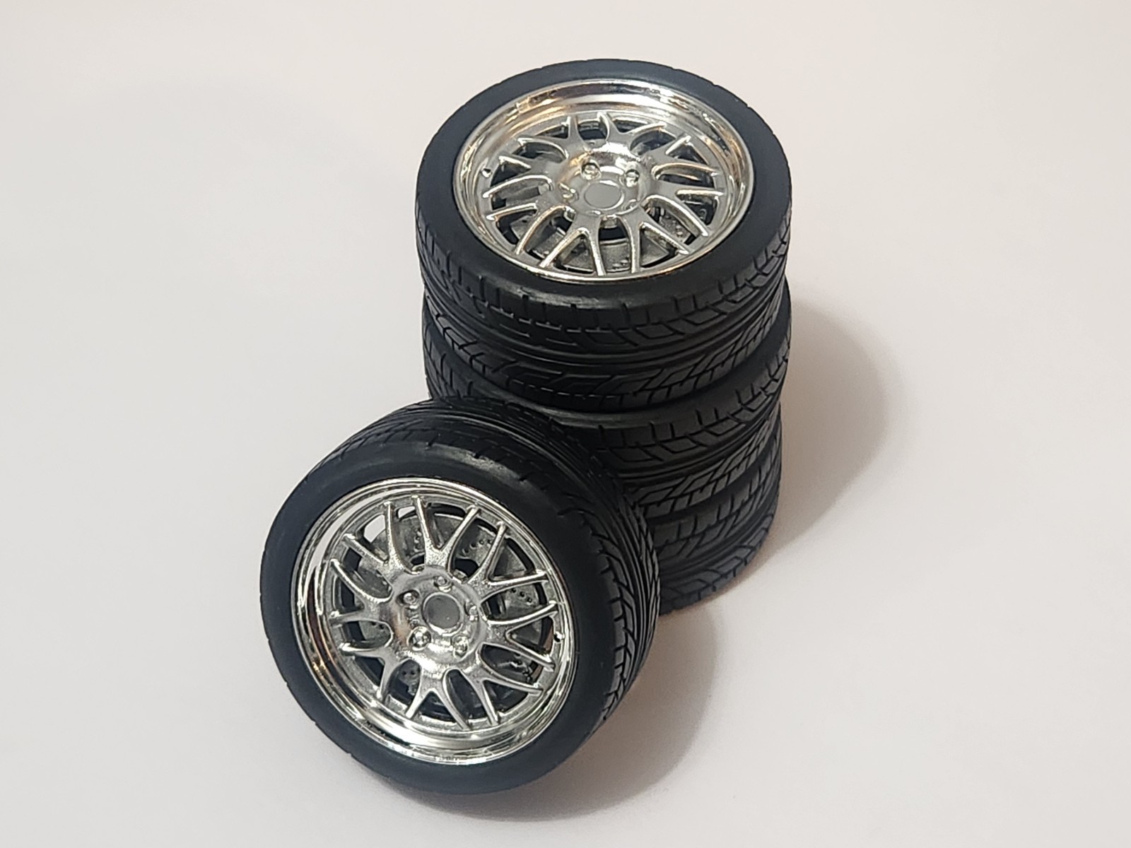 1/18 ACME Street Fighter 18″ Wheel & Tire Set-A1805222W