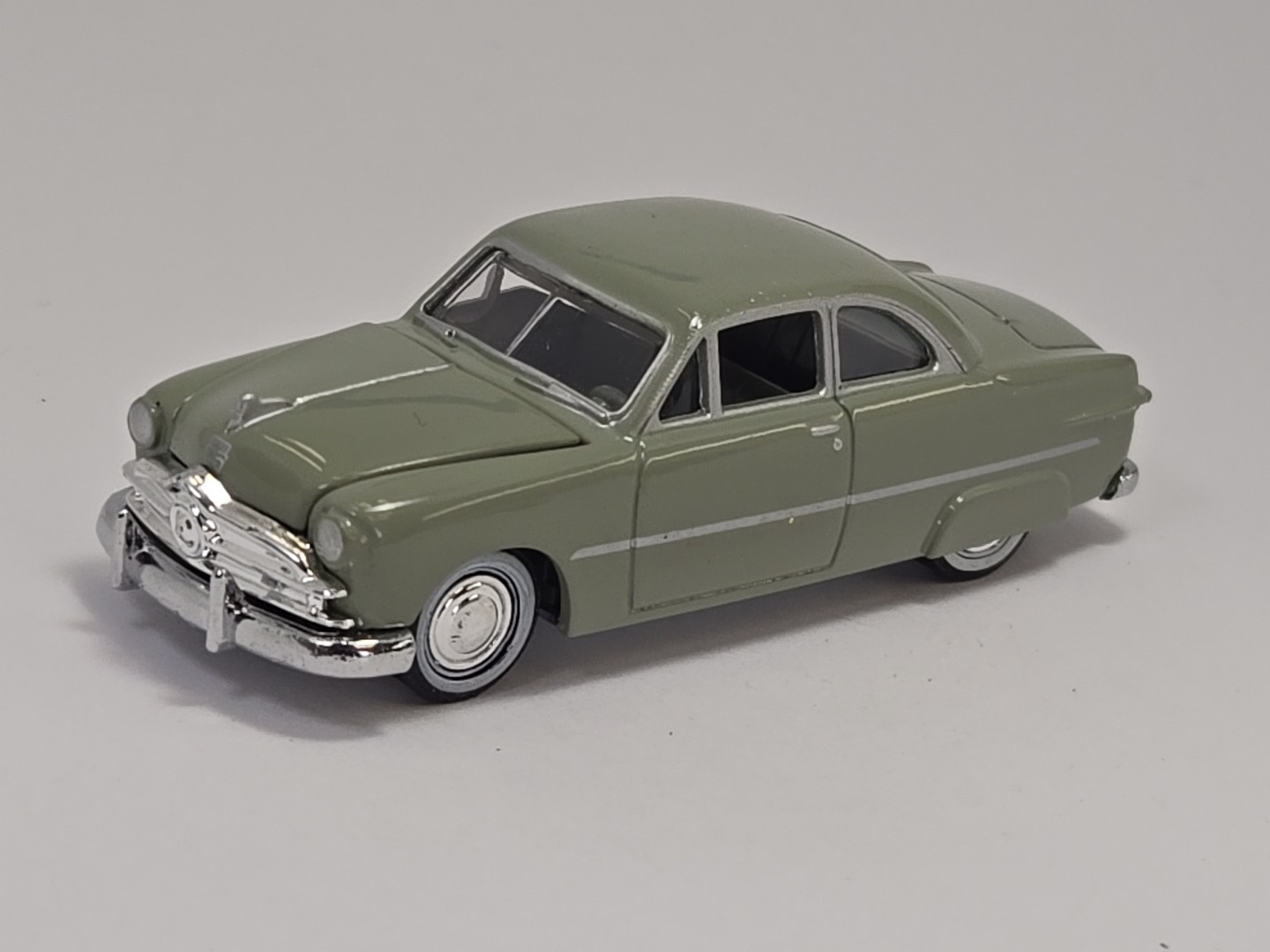 1949–1951 Ford Custom Triple Carb Flathead V8 Coupe 1/64 Scale Limited Edition