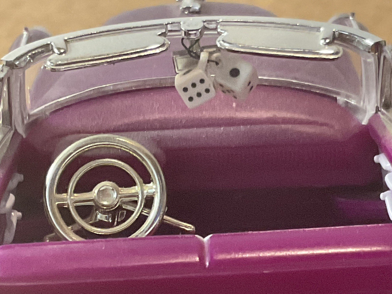 Jada Street Low 1:24 LOWRIDER 1953 Metallic Purple Chevy Bel Air Conv. Die cast