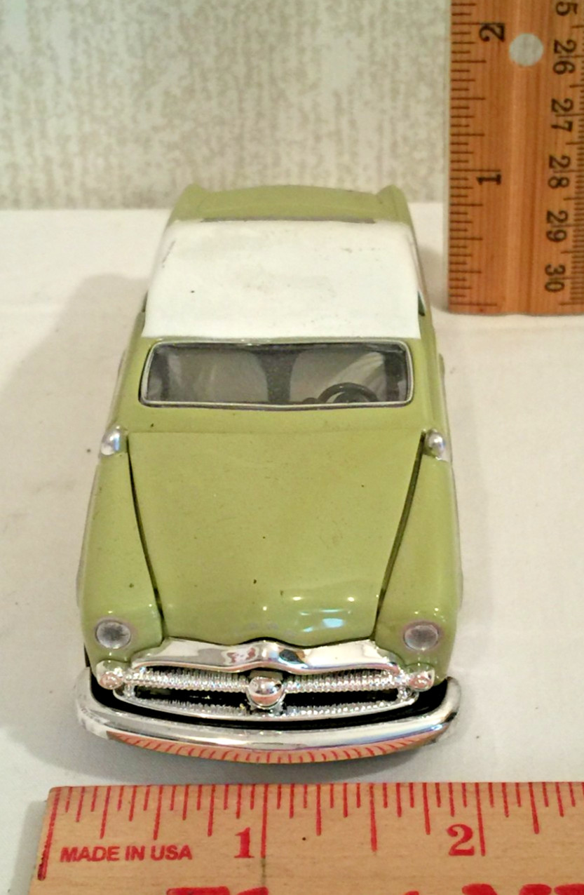 FORD Custom Street Rod 1:38 (F82)