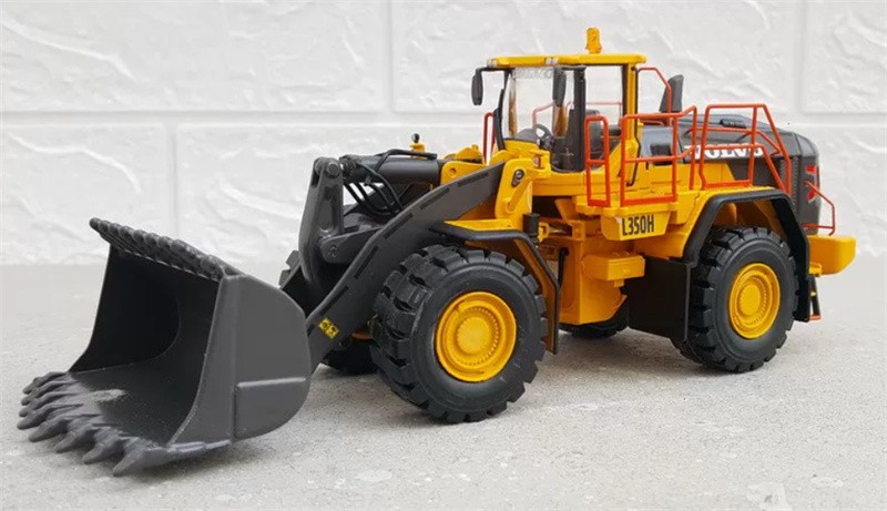 for MOTORART For Volvo L350H Wheel Loader 1/50 DIECAST Truck Pre-built Model