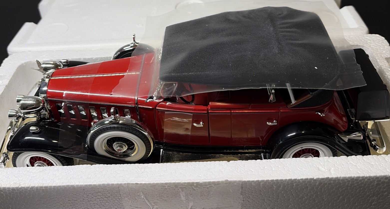 1932 Cadillac v-16 1:18 Scale Diecast Car Ertl Hamilton New In Box W Cert. Rare
