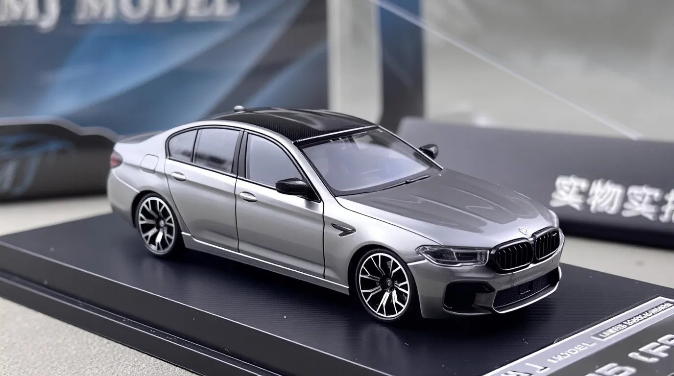MJ 1:64 Gray M5 F90 Luxury Sedan Sports Model Diecast Metal Car