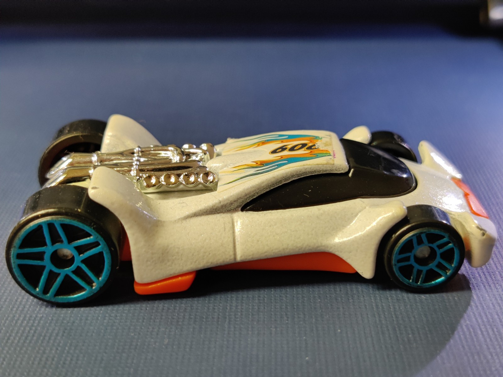 Hot Wheels 2009 White Exclusive McDonald’s Diecast Racing Car 909 ~ Loose