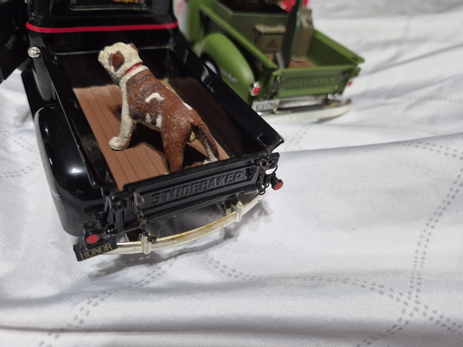Ertl 1/25 Scale U S Marines 1947 Studebaker 1940 Ford 1950 Chevrolet Pickup Lot