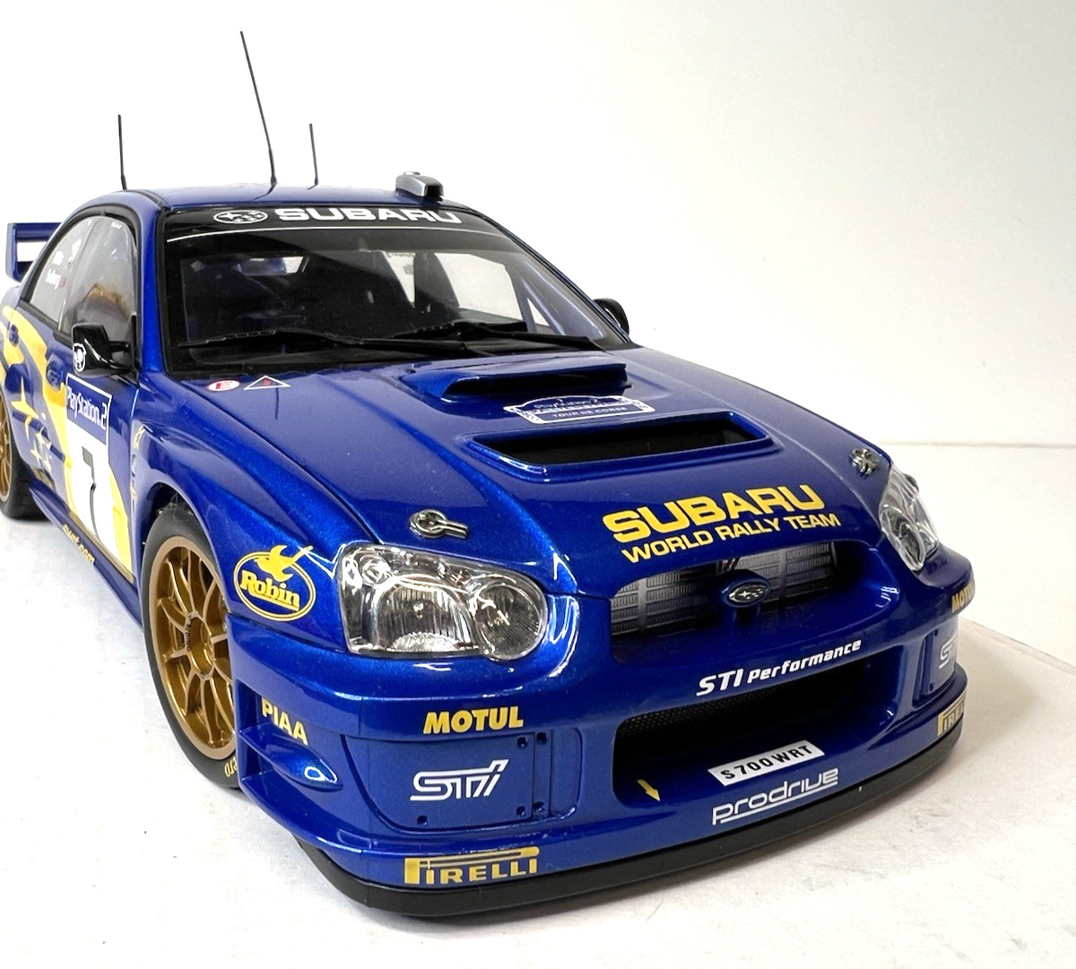 AutoArt Subaru Impreza WRX 1/18 Diecast Rally Car #7 Solberg Mills Case Display