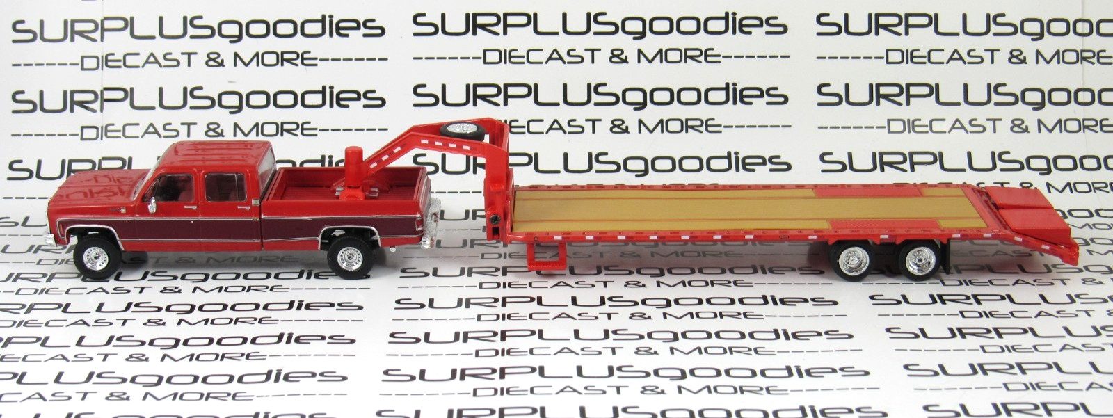 IXO 1:64 Red 1979 CHEVROLET SCOTTSDALE K20 Pickup Truck w/Gooseneck Trailer