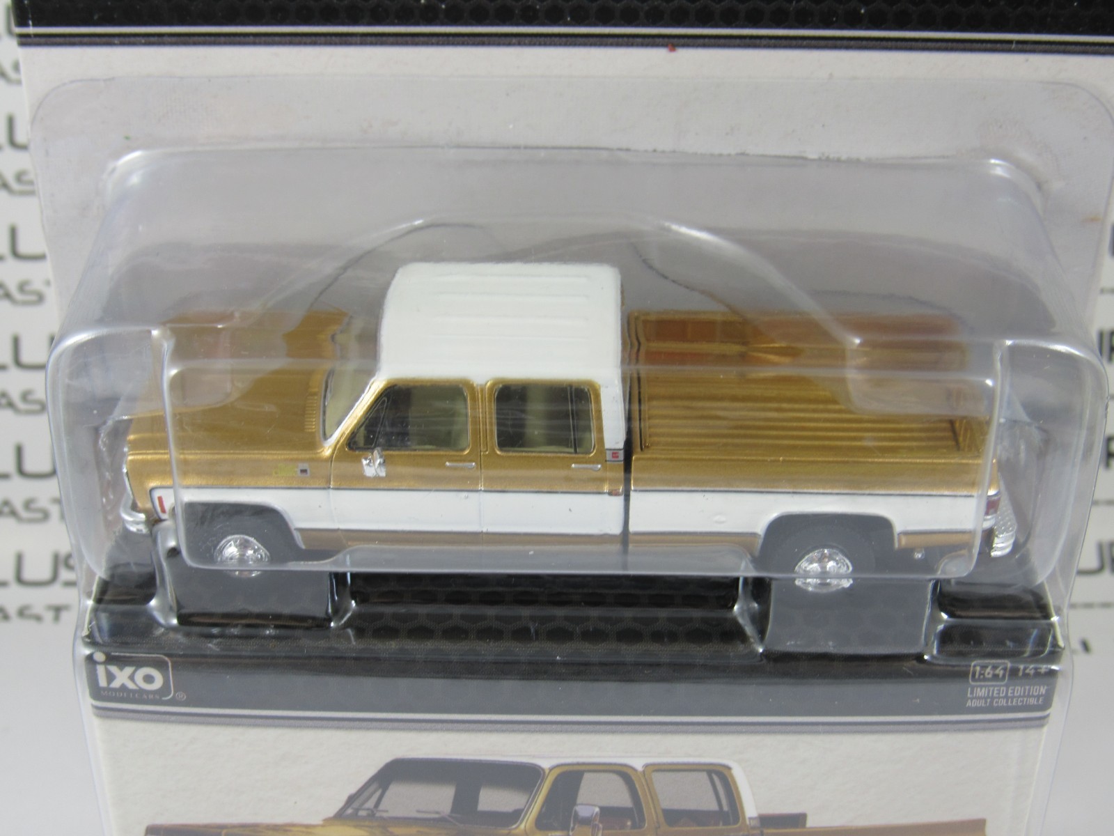 2026 IXO America 1:64 Yuba Gold 1975 GMC SIERRA CLASSIC Pickup Truck #IA64012
