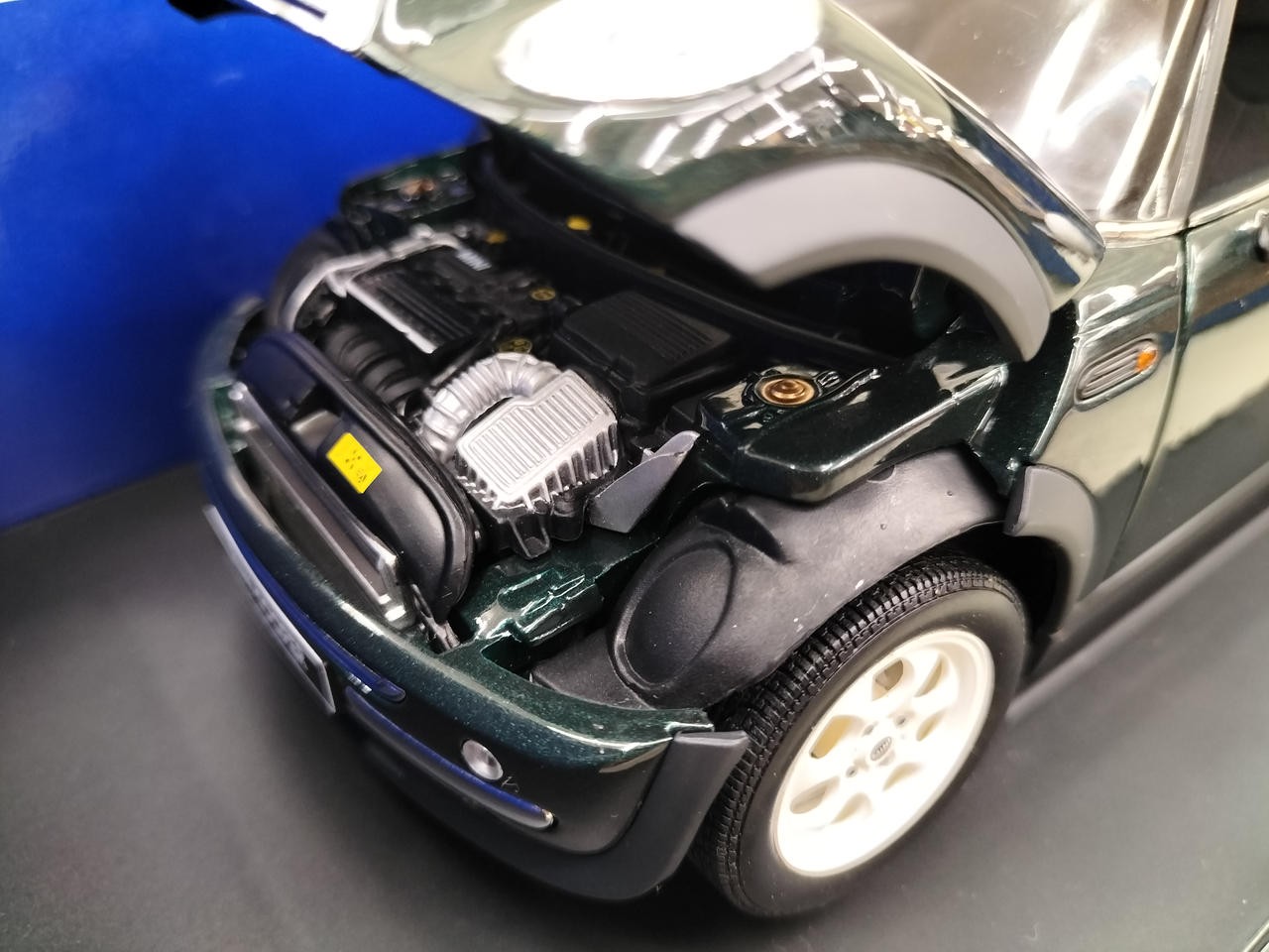 AUTOart Mini Cooper Car Model