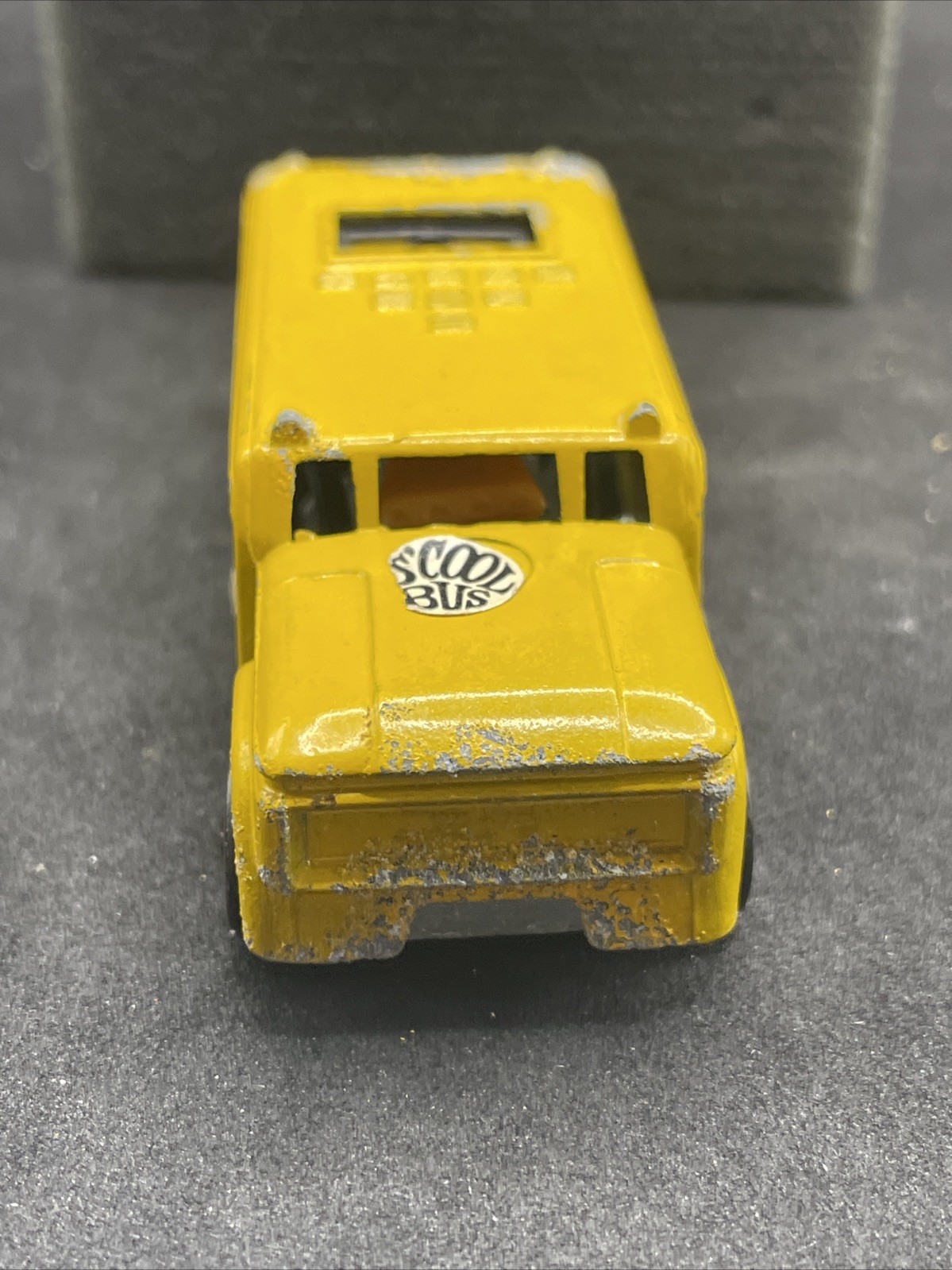 Vintage 1970 HOT WHEELS S’Cool Bus The Heavyweights Yellow Redline Decals 21