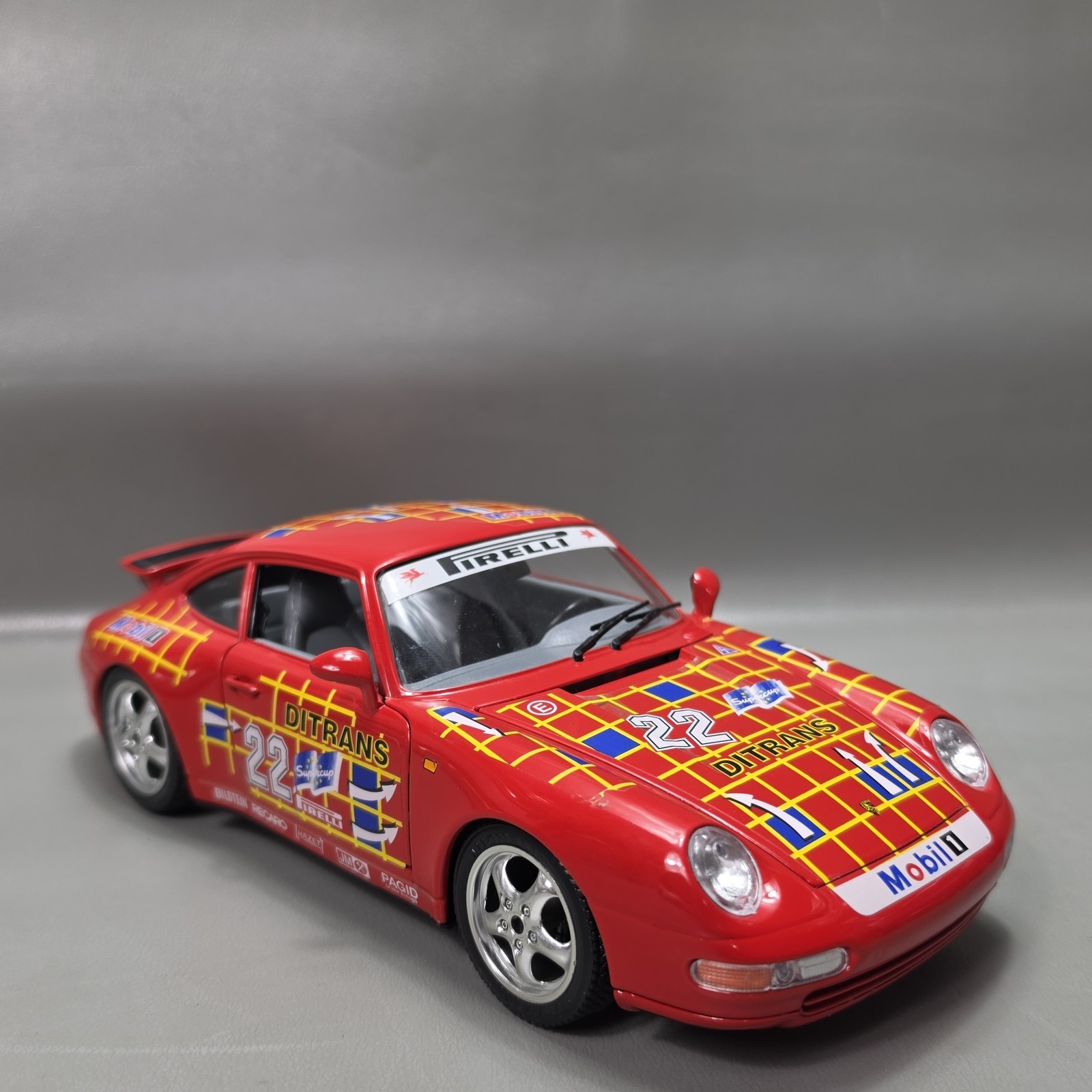 Bburago 1993 Porsche Carrera 911 Super Cup Ditrans Red 1:18 Scale Diecast