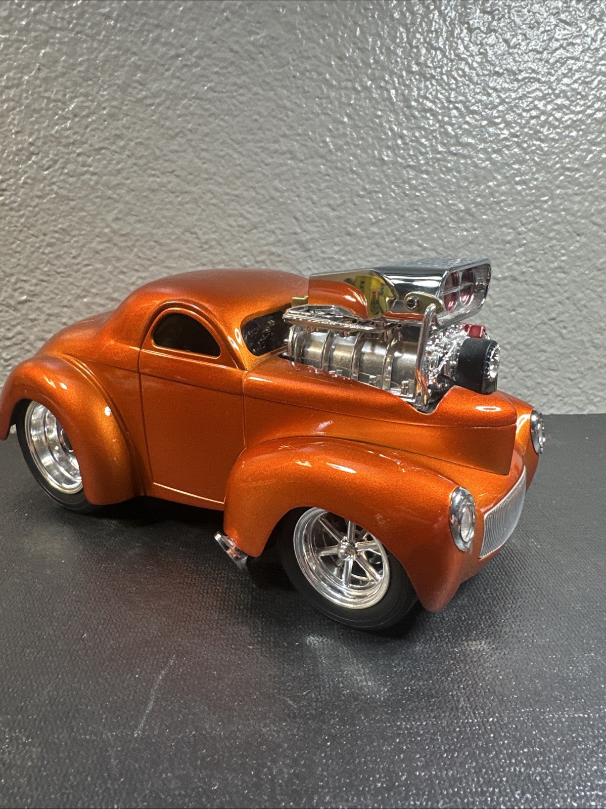 MUSCLE MACHINES 1941 WILLYS COUPE Burnt Orange /Copper 1:18 2001 Funline