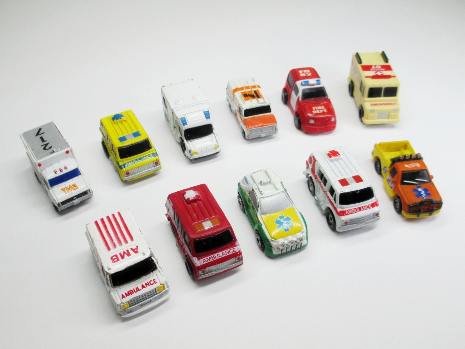 Micro Machines Ambulance Emergency Cars Vans Rescue N Scale Vehicles Lot
