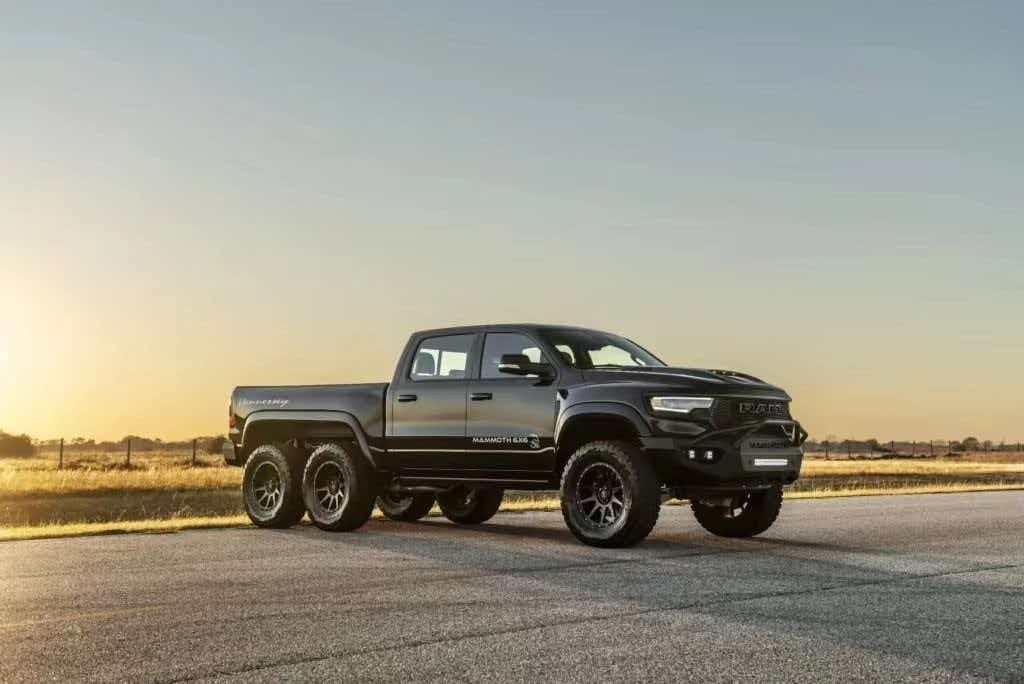 596 1:64 RAM TRX 6*6 Hennessey Mammoth Pickup Diecast Collect Car WITH LED LIGHT