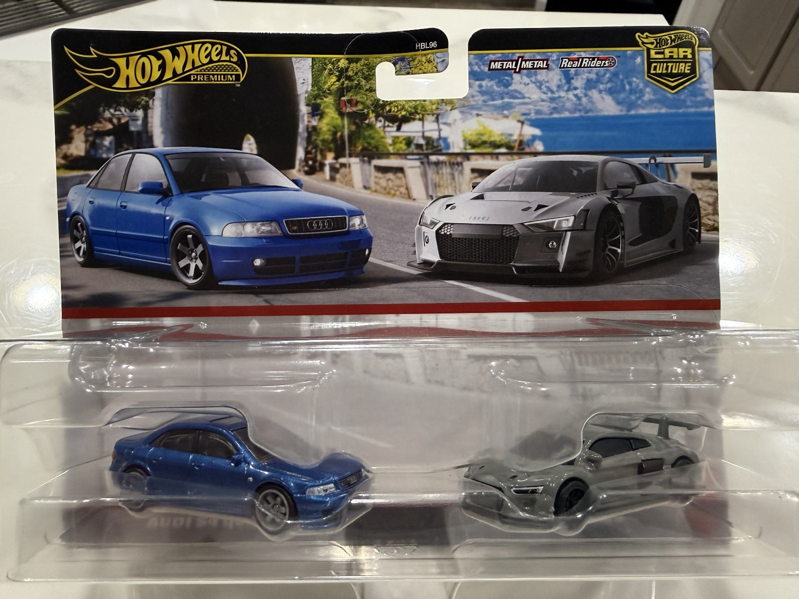 Hot Wheels Premium Car Culture Twin 2 Pack Audi S4 Quattro & Audi R8 LMS Protect