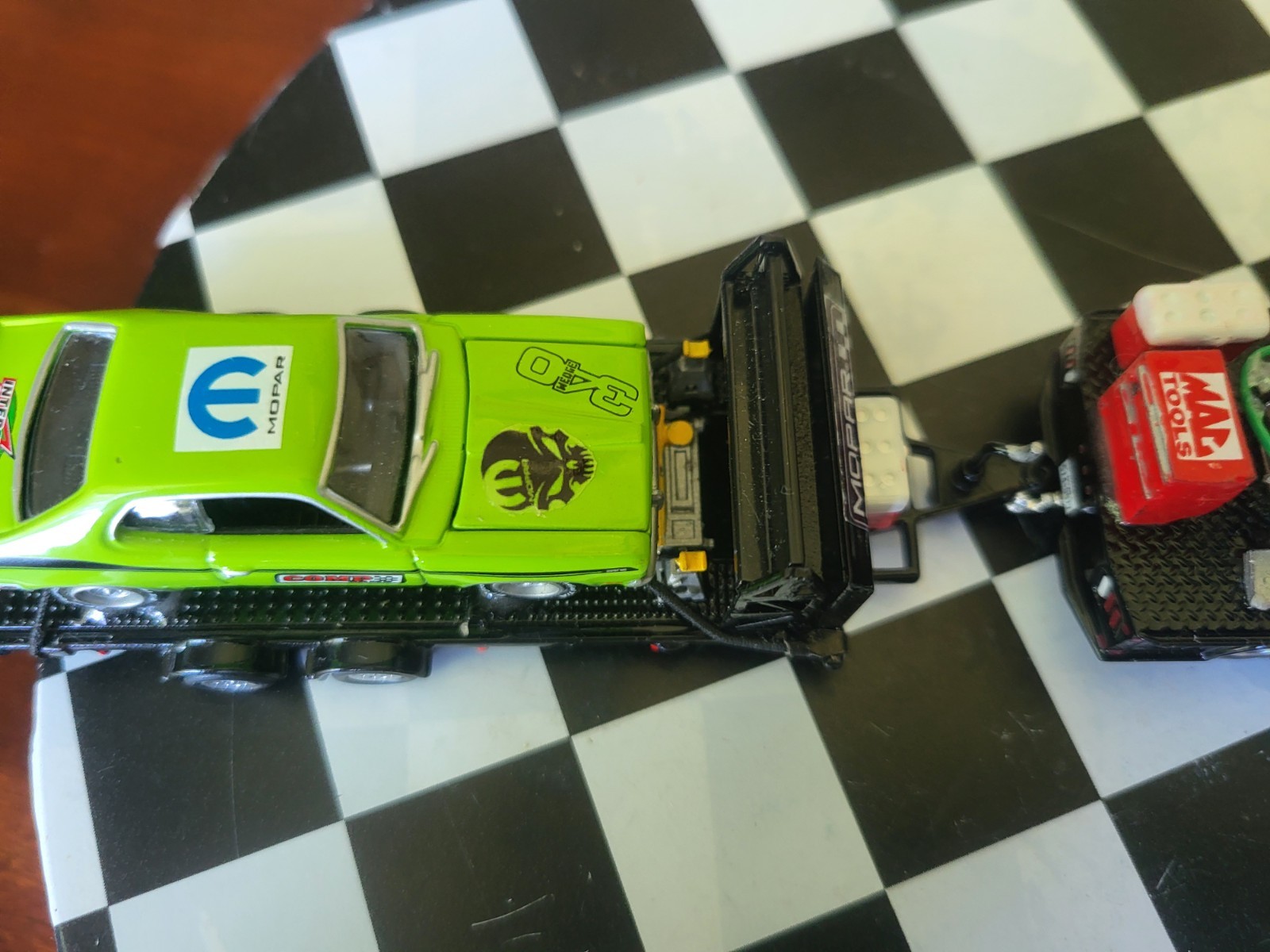 1:64 Greenlight Dually Drivers 2023 RAM 3500 Dually Flatbed & 71 Plym Duster 340
