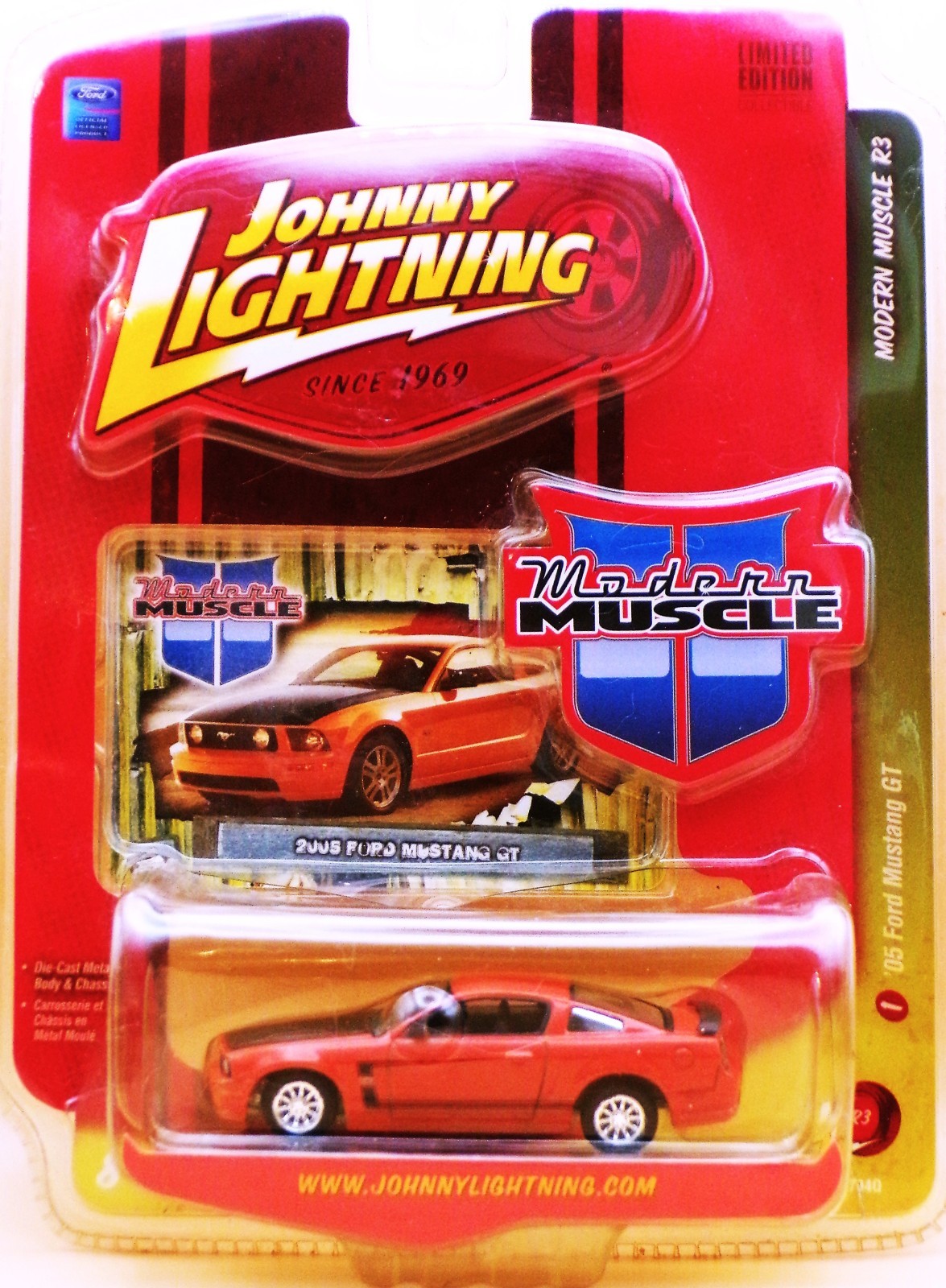2005 Ford Mustang GT….MODERN MUSCLE Release 3..Johnny Lightning