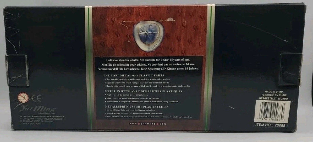 1 Left! 1/18 1961 Blue Lincoln Continental Road Signature Future, Rare Car!