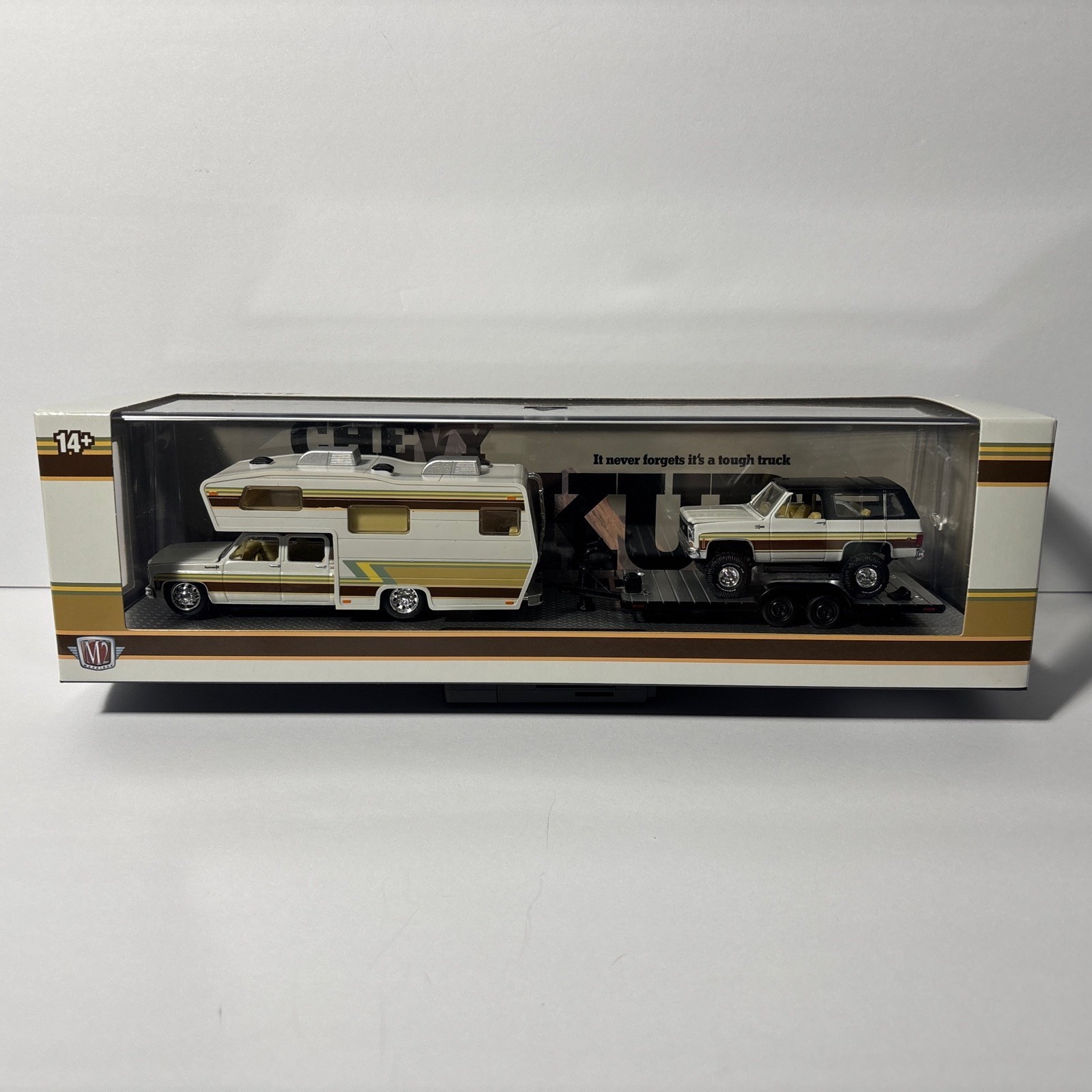 M2 MACHINES HAULER 1974 CHEVROLET CHEYENNE SUPER 30 CAMPER & 1974 K5 BLAZER