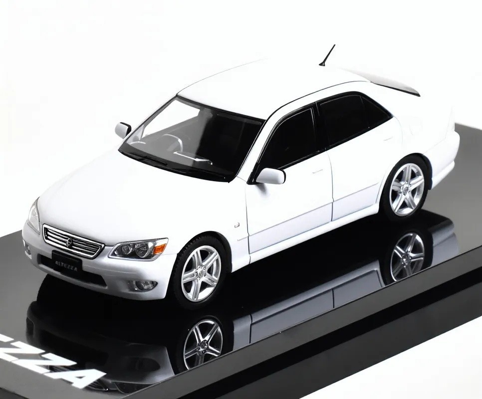 Hobby Japan 1:64 White Altezza RS200 Sedan Sports Model Diecast Metal Car