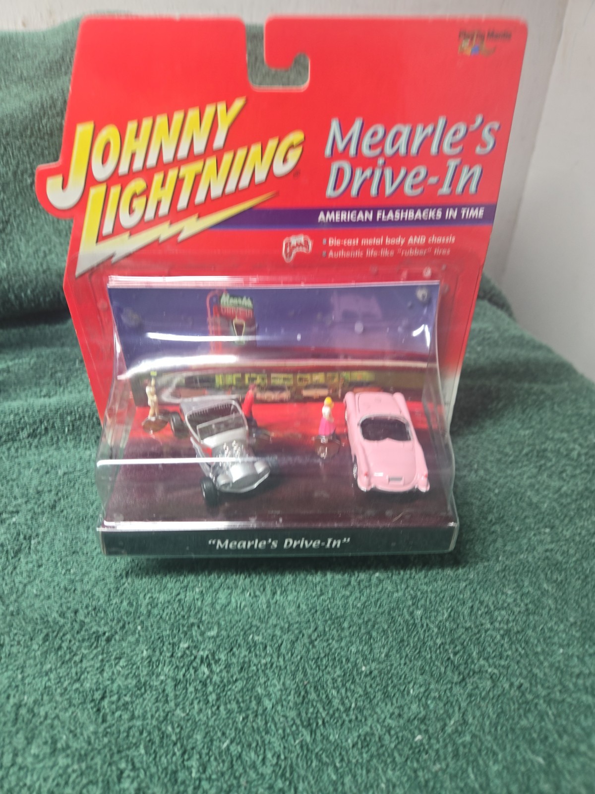 Johnny Lightning 1:64 Mearle’s Drive-In American Flashbacks in time Diorama