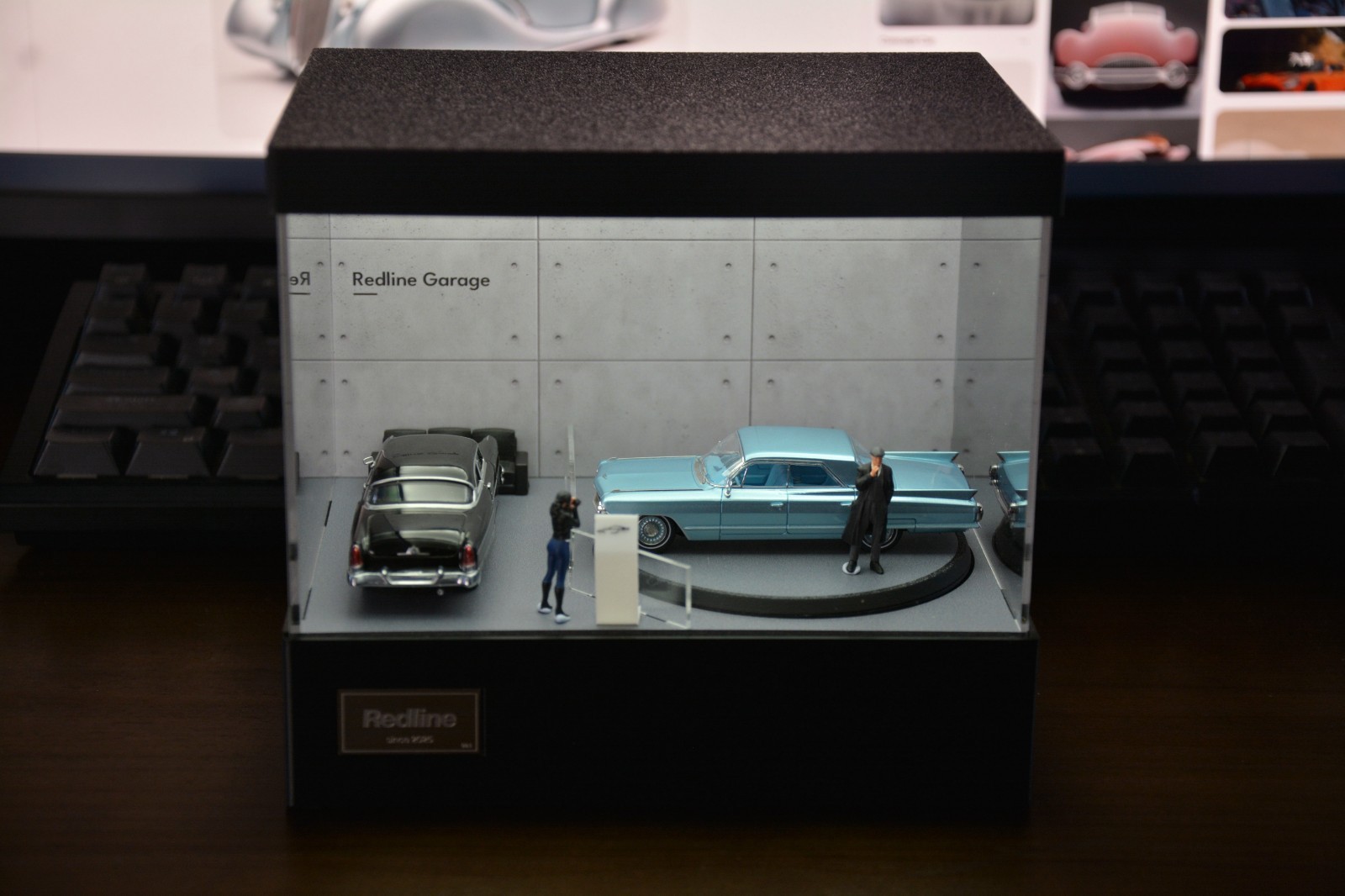 Rotating Car Display Case LED Showroom Acrylic Diorama Display Box Garage