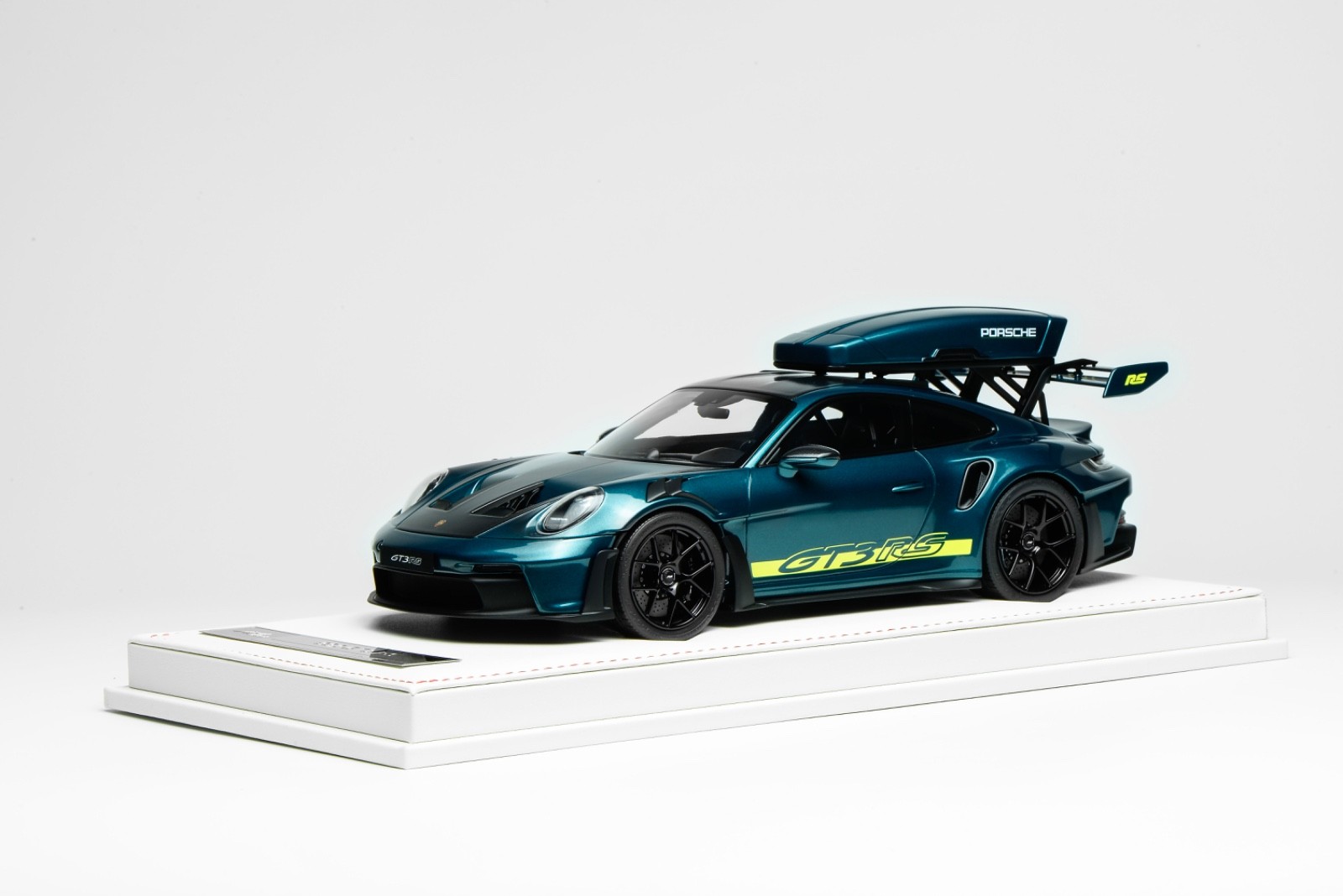 1/18 Ivy Porsche 911 GT3 RS with Luggage Rack Green / Yellow Stripe 20 pcs AB652