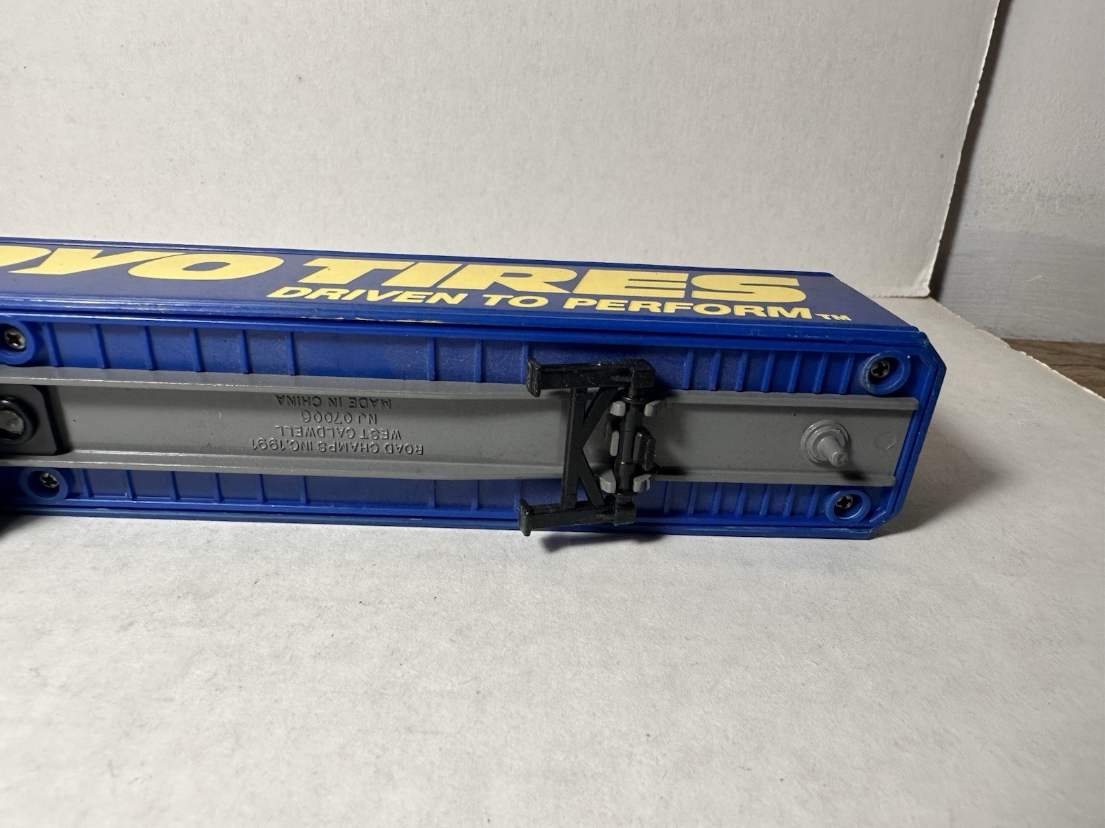 Road Champs International Toyo Tires Tractor Trailer Delivery Truck 1:64 12″