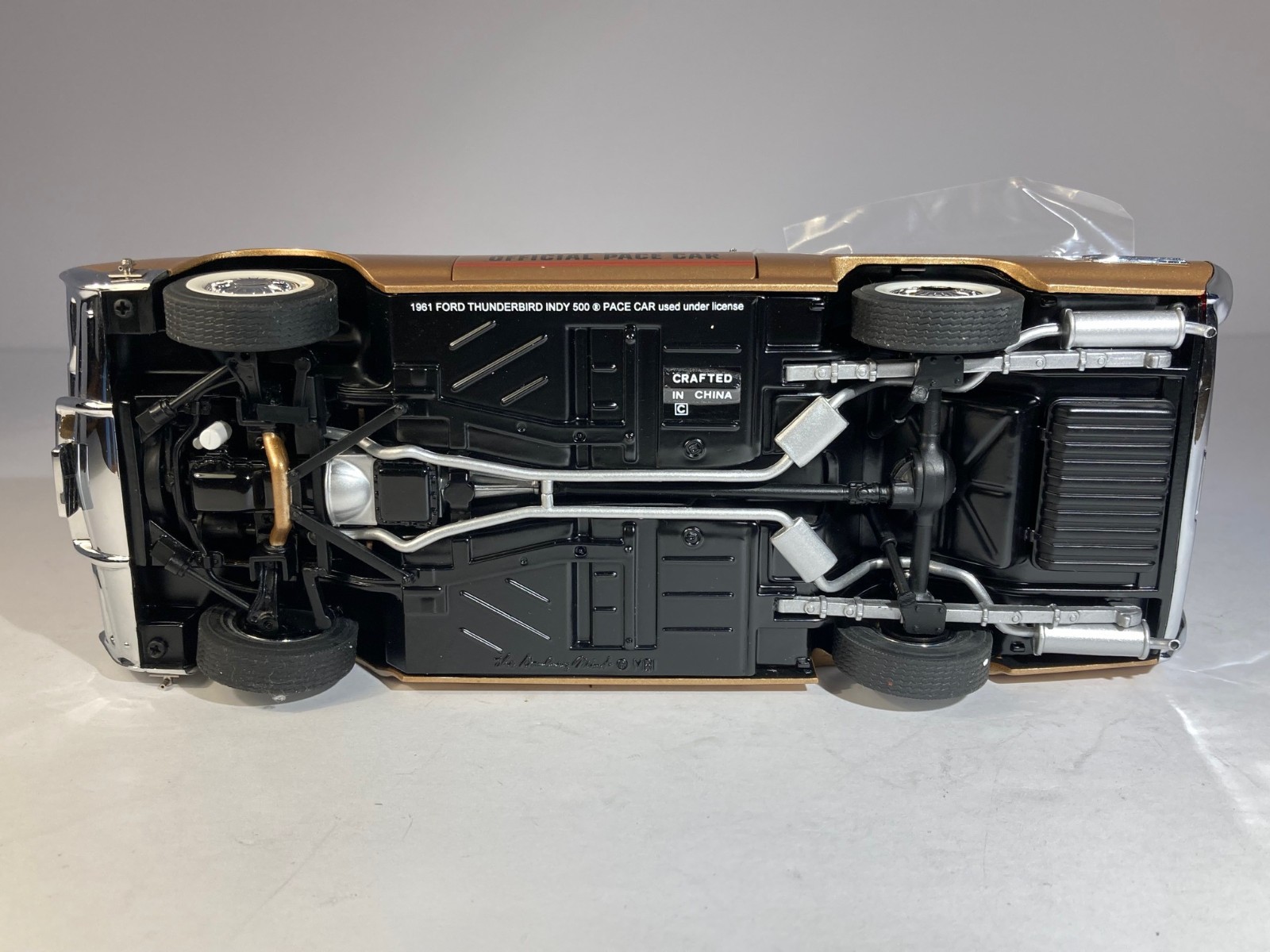 Danbury Mint 1:24 Ford Thunderbird Indy 500 Pace Car Diecast Gold