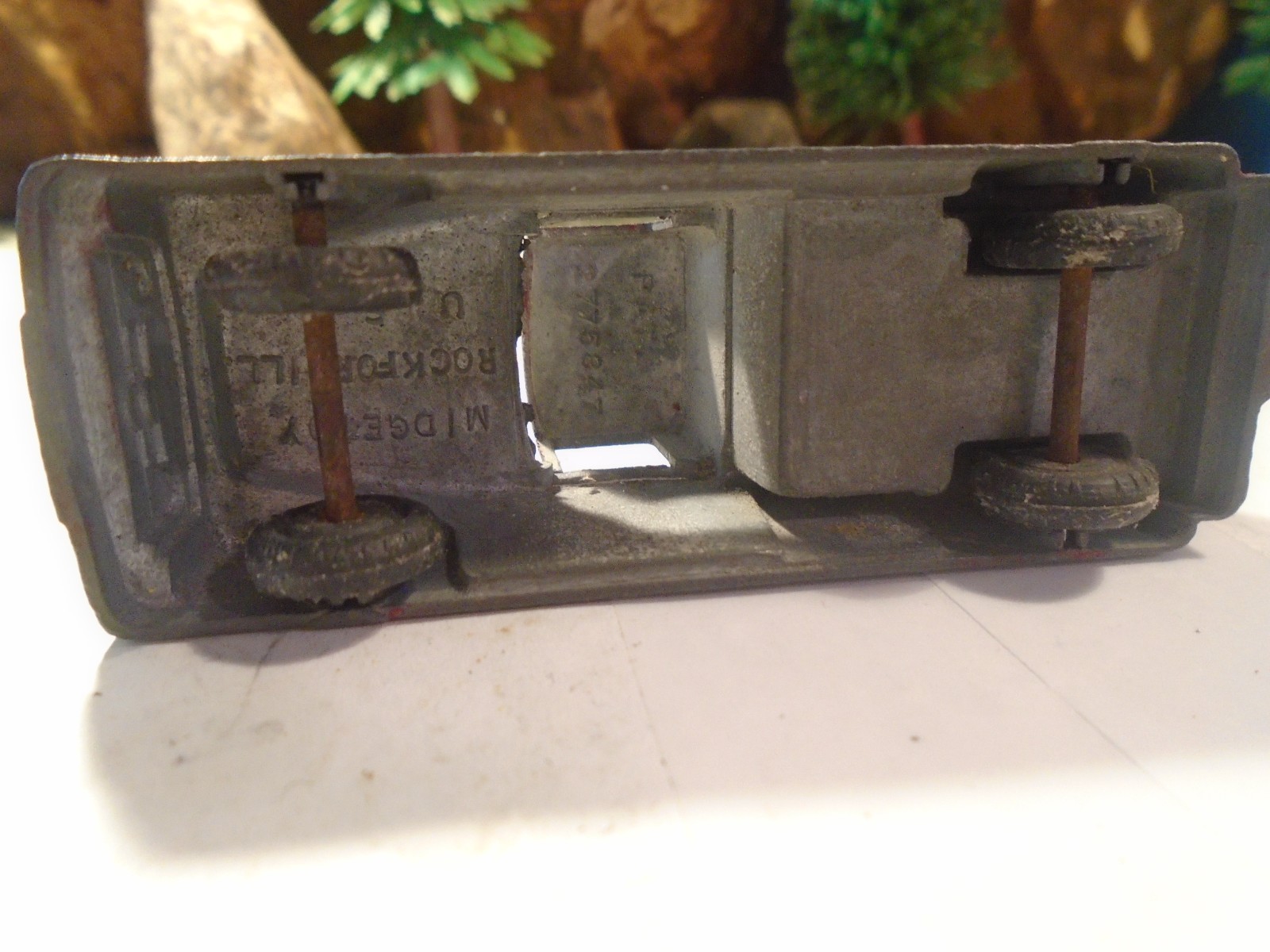 MIDGETOY VINTAGE 1/64 SCALE DIECAST PICKUP TRUCK , PARTS OR RESTORE 1-185-1