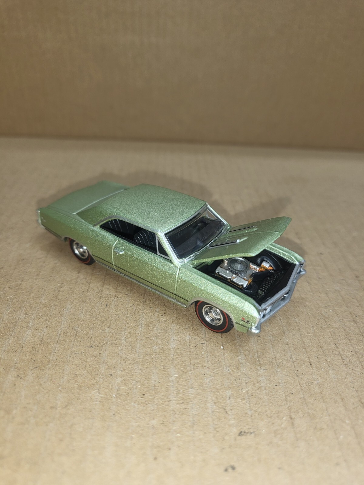 Loose Auto World Vintage Muscle 1967 Chevy Chevelle SS 396 Green