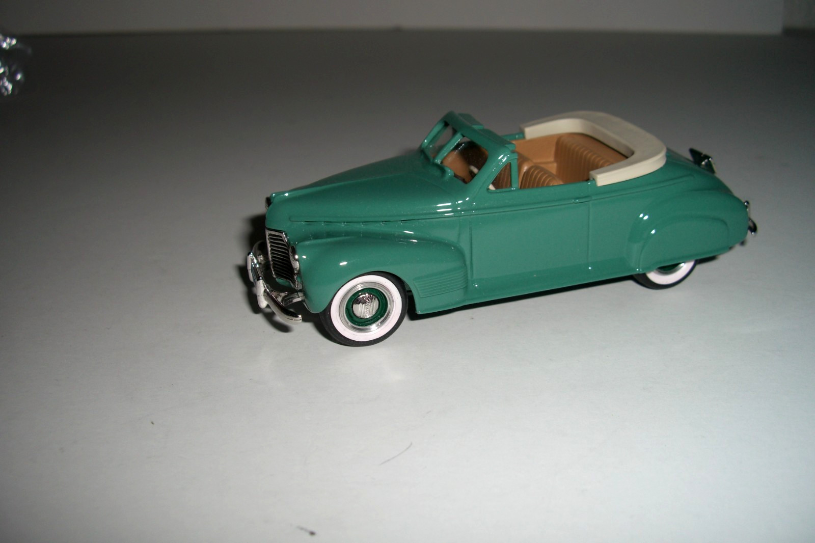 1941 Chevrolet Convertible NOS White Metal Model Car #105/350 by Durham Classics