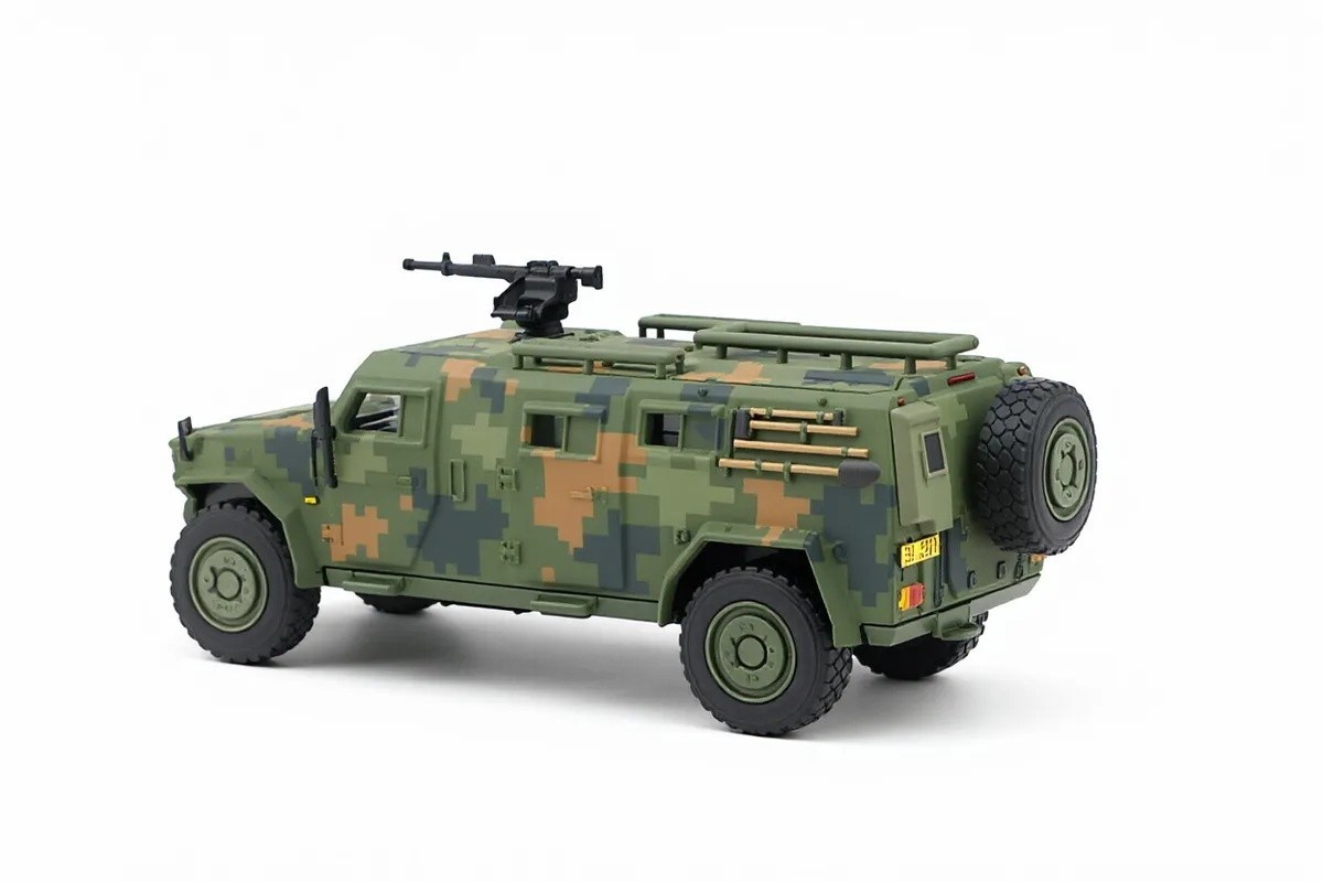 XCARTOYS 1:64 Military Warriors Army CSK181 Armored Model Diecast Metal Car