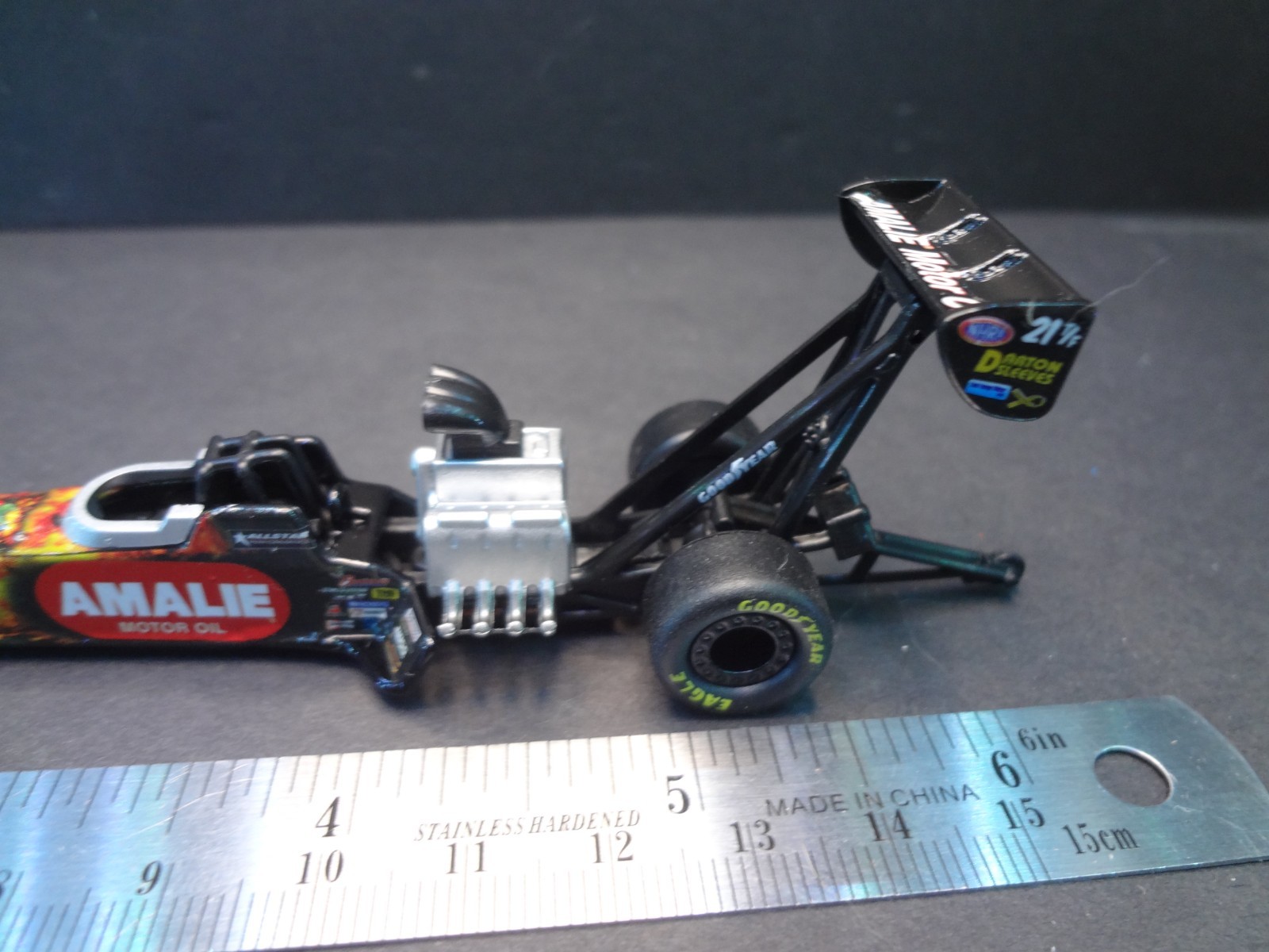 Auto World Amalie Motor Oil Terry McMillen NHRA Top Fuel Dragster – 1:64