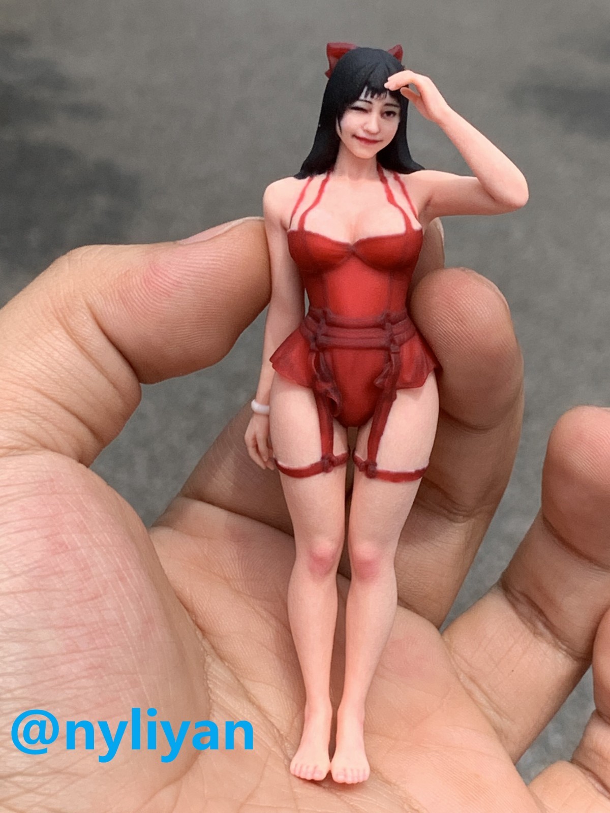 1/12 1/16 1/18 Miniature Smile Red Skirt Beauty Girl Scene Props Figure For Cars