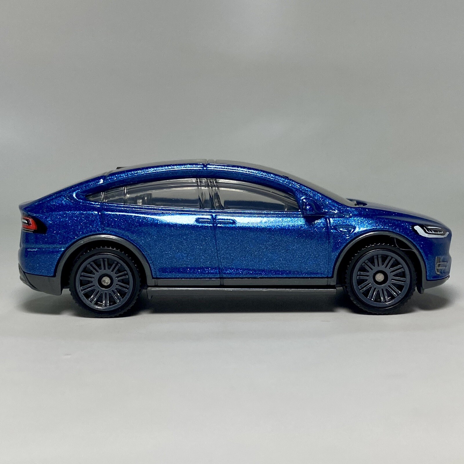 2020 Tesla Model X Blue 1:64 Scale Diecast Diorama Model Car #53