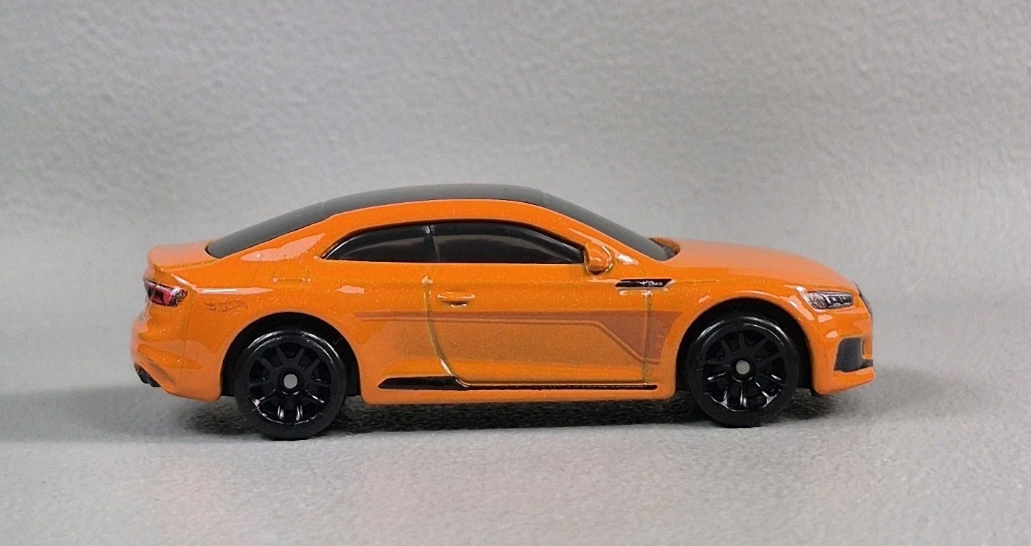 AUDI RS 5 COUPE Diorama Collectible DieCast Model Car 1:64 Orange LOOSE