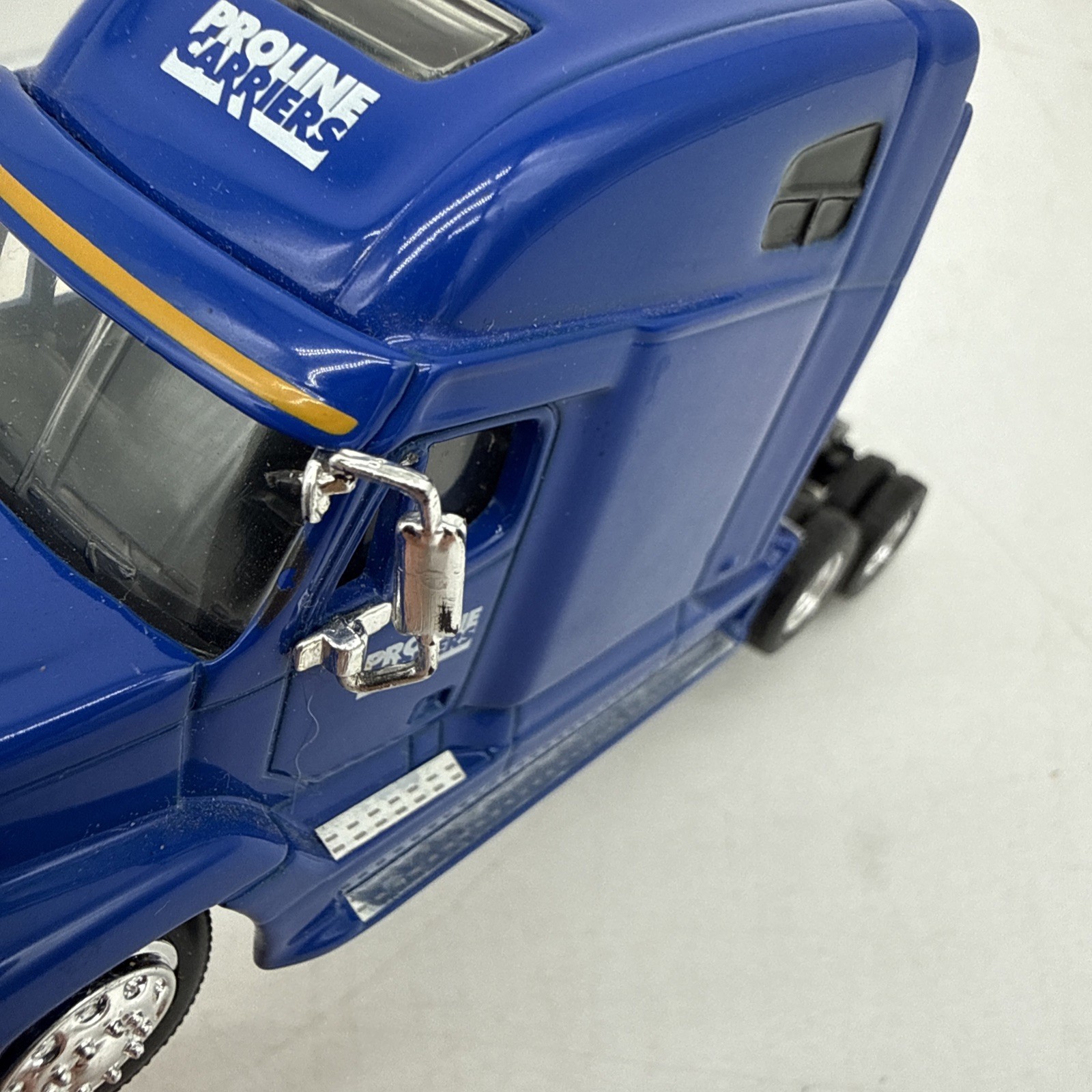 ProLine Carriers SpecCast Semi Truck Replica 1:84 W/Box