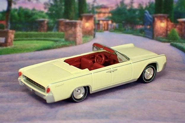 Suicide doors 1962 Lincoln Continental 7.0L V8 Convertible 1/64 Scale Ltd Edit G
