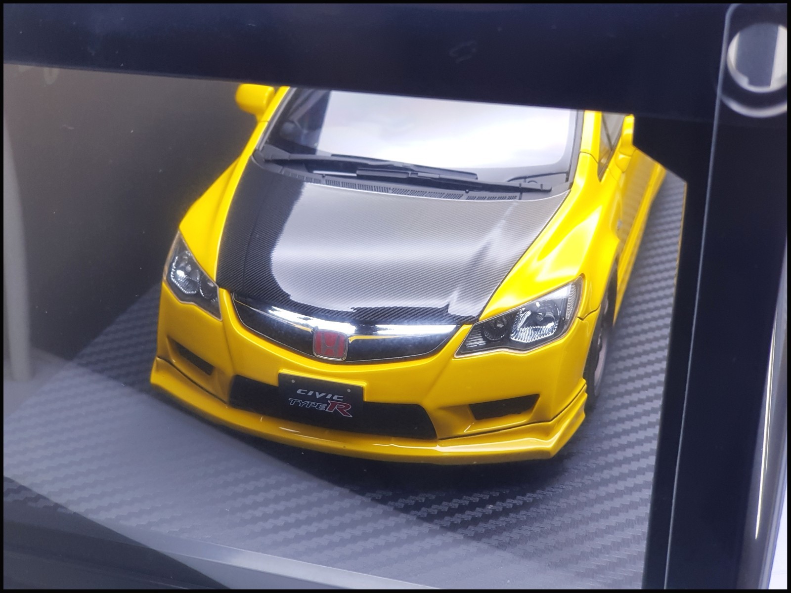1/18 Ignition Model Honda Civic FD2R Yellow Metallic (IG-2831)