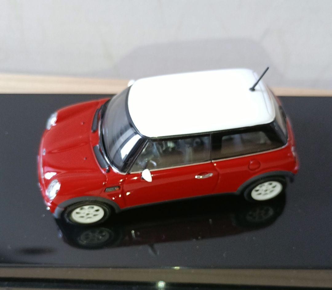 AutoArt MINI COOPER Diecast Model Car 1/43 Scale Red White Authentic