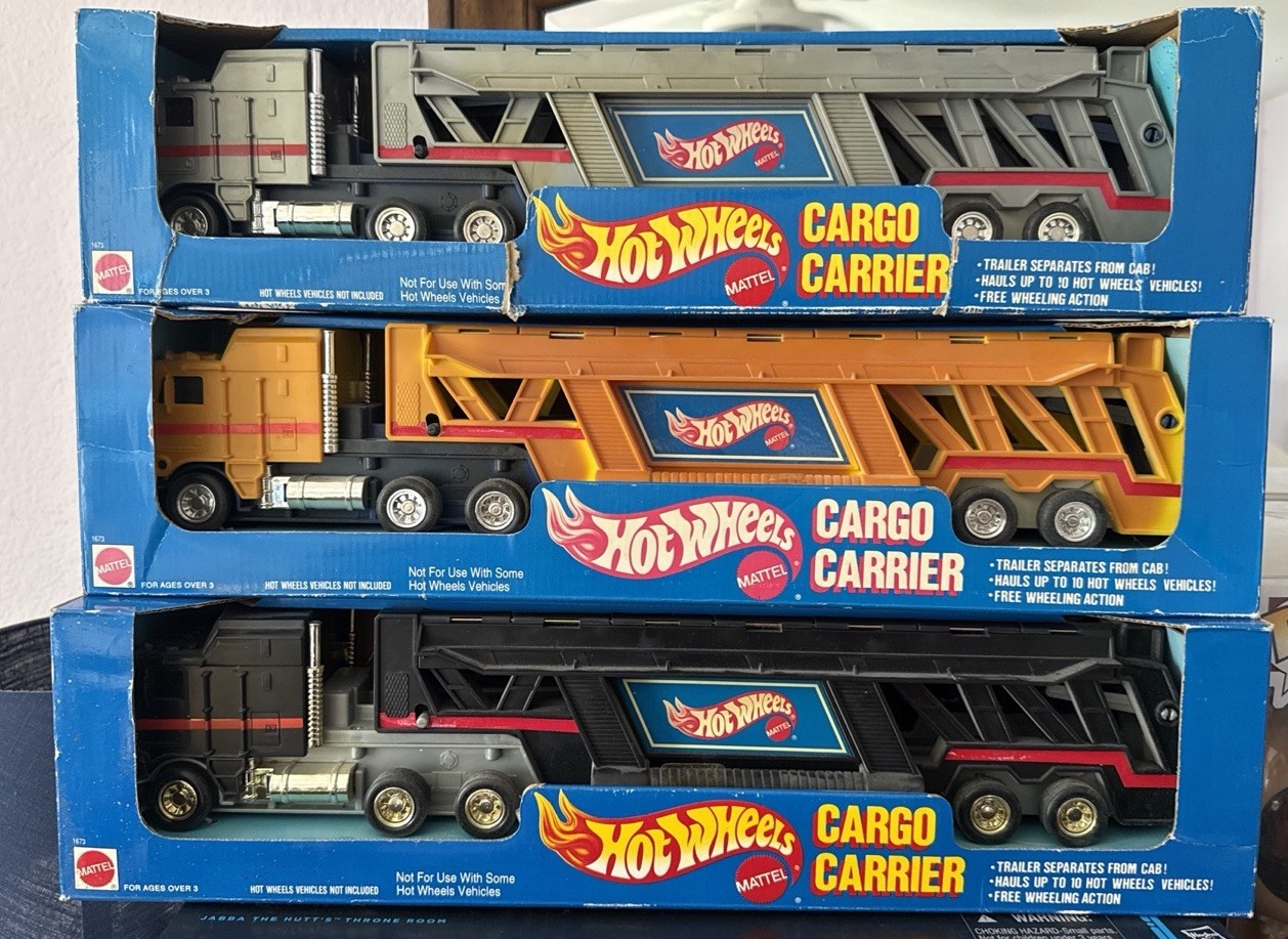 1993 Hot Wheels Cargo Carrier Lot Of 3 Transport Truck and Carry Case